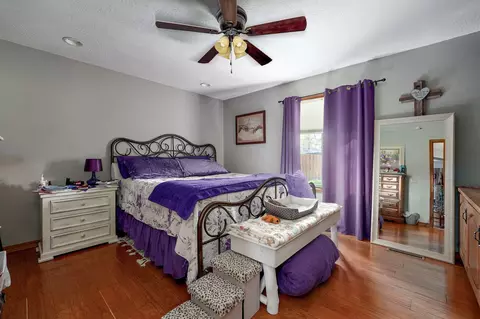 Bedroom - 315 N Old Wilderness Rd, Nixa, MO 65714 photo 5 of 6