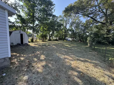 Exterior - 2106 W Webster St, Springfield, MO 65802 photo 8 of 8