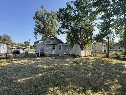 Exterior - 2106 W Webster St, Springfield, MO 65802 photo 7 of 8