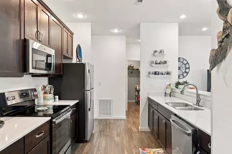 Kitchen - 113 Vista View Dr #B, Branson, MO 65616 photo 4 of 6