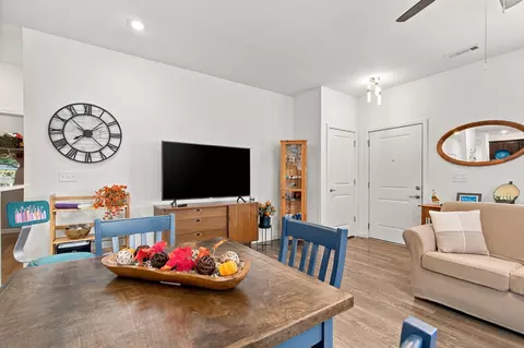 Dining - 113 Vista View Dr #B, Branson, MO 65616 photo 1 of 2