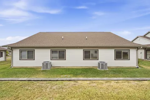 Exterior - 113 Vista View Dr #B, Branson, MO 65616 photo 4 of 7