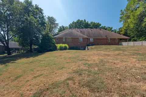 Exterior - 759 S Augusta Dr, Springfield, MO 65809 photo 11 of 12