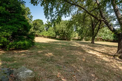 Exterior - 759 S Augusta Dr, Springfield, MO 65809 photo 6 of 12