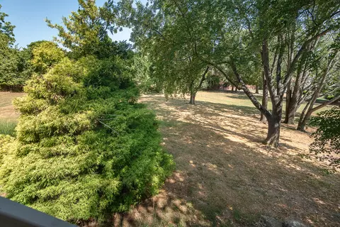 Exterior - 759 S Augusta Dr, Springfield, MO 65809 photo 10 of 12