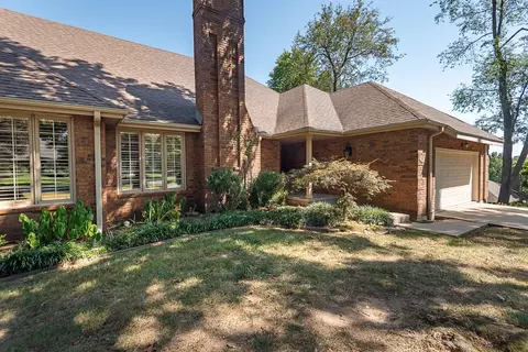 Exterior - 759 S Augusta Dr, Springfield, MO 65809 photo 3 of 12