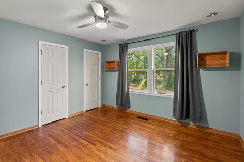Bedroom - 630 W Broadmoor St, Springfield, MO 65807 photo 5 of 5