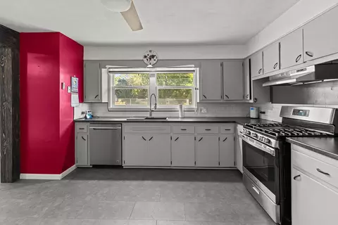 Kitchen - 630 W Broadmoor St, Springfield, MO 65807 photo 3 of 3