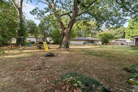 Exterior - 630 W Broadmoor St, Springfield, MO 65807 photo 1 of 3