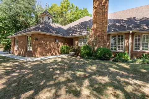 Exterior - 761 S Augusta Dr, Springfield, MO 65809 photo 4 of 12