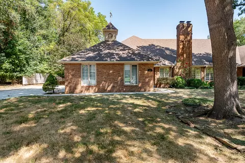 Exterior - 761 S Augusta Dr, Springfield, MO 65809 photo 2 of 12