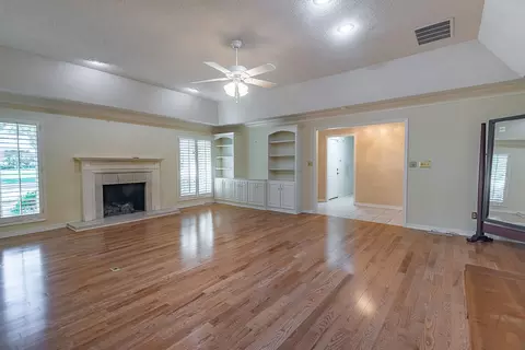 Living - 761 S Augusta Dr, Springfield, MO 65809 photo 3 of 8