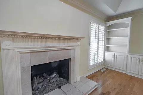 Living - 761 S Augusta Dr, Springfield, MO 65809 photo 4 of 8