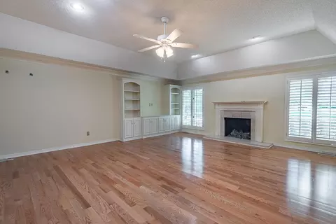 Living - 761 S Augusta Dr, Springfield, MO 65809 photo 2 of 8