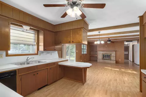 Living - 442 S York Ave, Springfield, MO 65802 photo 8 of 8