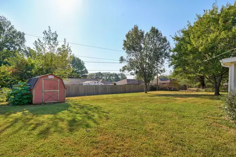 Exterior - 442 S York Ave, Springfield, MO 65802 photo 6 of 8