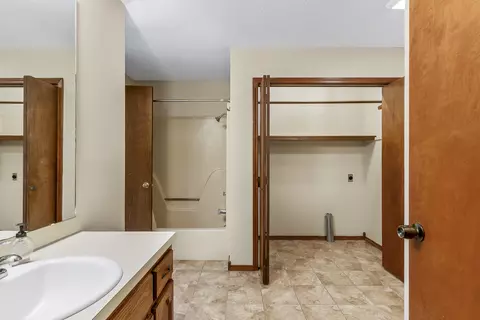Bath - 400 Elm St, Nixa, MO 65714 photo 1 of 2