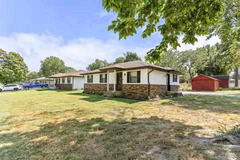 Exterior - 400 Elm St, Nixa, MO 65714 photo 2 of 7