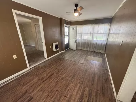 Living - 317 W Main St, Steele, MO 63877 photo 4 of 6