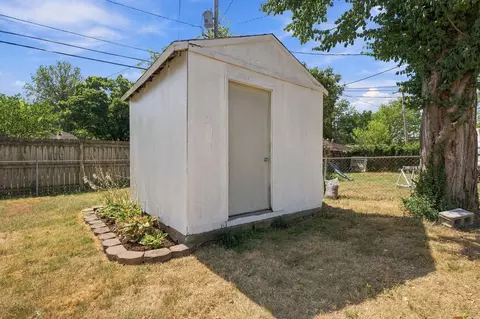 Exterior - 1452 E Lindberg St, Springfield, MO 65804 photo 9 of 13