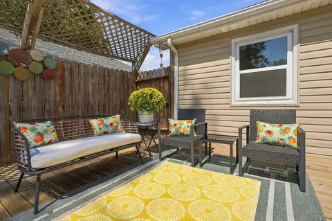 Exterior - 1452 E Lindberg St, Springfield, MO 65804 photo 10 of 13