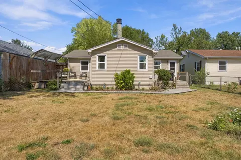 Exterior - 1452 E Lindberg St, Springfield, MO 65804 photo 5 of 13