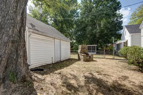 Exterior - 1126 E Sunshine St, Springfield, MO 65807 photo 6 of 7
