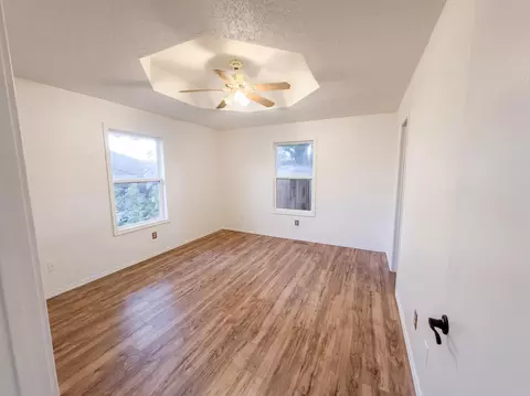 Bedroom - 3372 S Western Ave, Springfield, MO 65807 photo 3 of 5