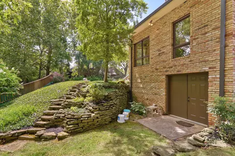 Exterior - 5110 S Rochelle Ave, Springfield, MO 65804 photo 8 of 37