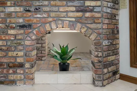 Entry Way - 5110 S Rochelle Ave, Springfield, MO 65804 photo 6 of 9