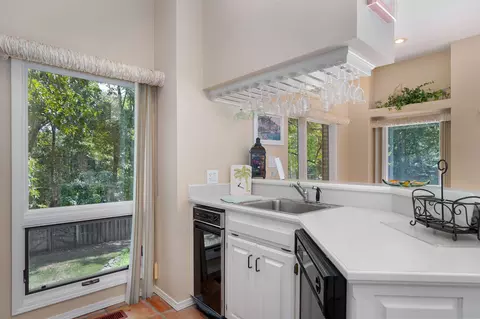 Kitchen - 5110 S Rochelle Ave, Springfield, MO 65804 photo 7 of 7