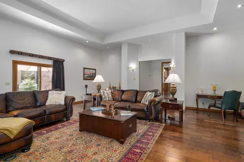 Living - 5110 S Rochelle Ave, Springfield, MO 65804 photo 5 of 9