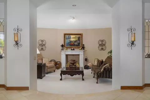 Living - 5110 S Rochelle Ave, Springfield, MO 65804 photo 1 of 9
