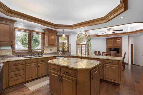 Kitchen - 5110 S Rochelle Ave, Springfield, MO 65804 photo 2 of 7