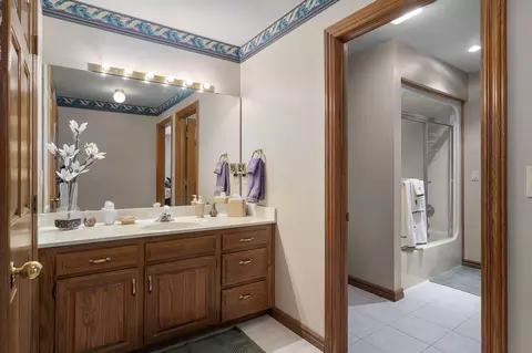 Bath - 5110 S Rochelle Ave, Springfield, MO 65804 photo 10 of 12