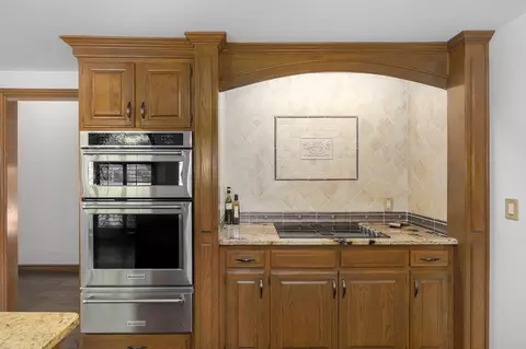 Kitchen - 5110 S Rochelle Ave, Springfield, MO 65804 photo 4 of 7