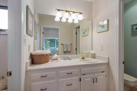 Bath - 5110 S Rochelle Ave, Springfield, MO 65804 photo 11 of 12