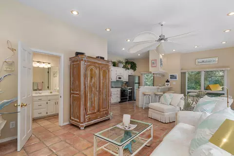 Living - 5110 S Rochelle Ave, Springfield, MO 65804 photo 8 of 9