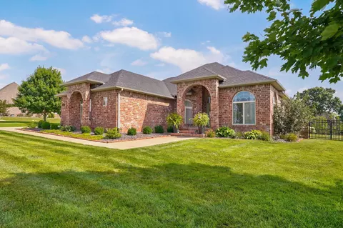 Exterior - 332 Sunset Dr, Saddlebrooke, MO 65630 photo 6 of 21