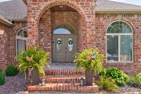 Entry Way - 332 Sunset Dr, Saddlebrooke, MO 65630 photo 1 of 6