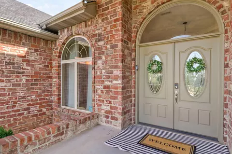 Entry Way - 332 Sunset Dr, Saddlebrooke, MO 65630 photo 2 of 6