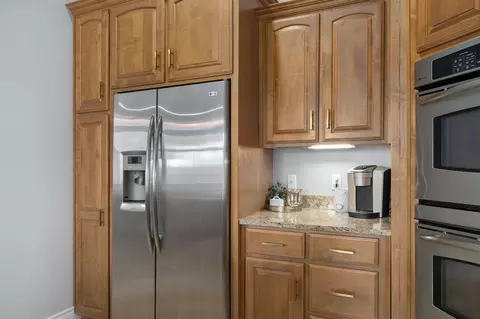 Kitchen - 332 Sunset Dr, Saddlebrooke, MO 65630 photo 6 of 6