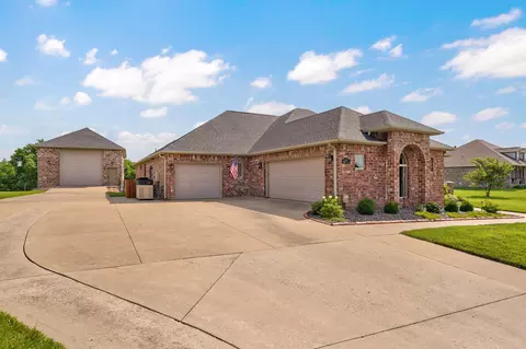 Exterior - 332 Sunset Dr, Saddlebrooke, MO 65630 photo 3 of 21