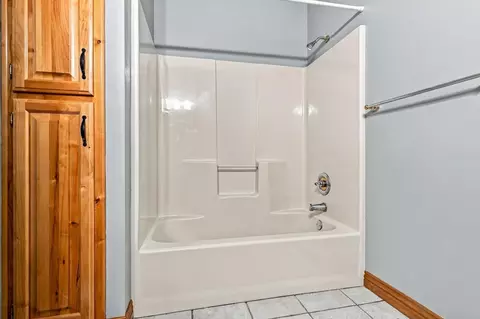 Bath - 1002 E Rachael Dr, Republic, MO 65738 photo 5 of 6