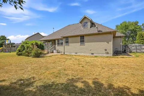 Exterior - 1002 E Rachael Dr, Republic, MO 65738 photo 5 of 7