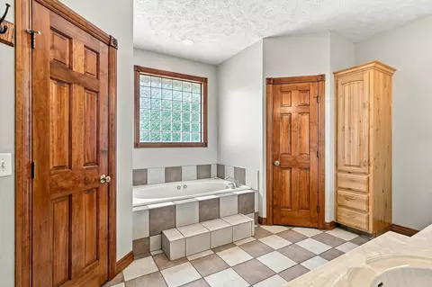 Bath - 1002 E Rachael Dr, Republic, MO 65738 photo 1 of 6