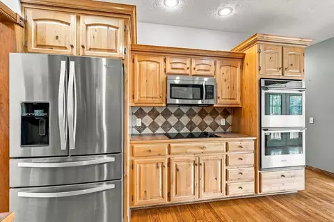 Kitchen - 1002 E Rachael Dr, Republic, MO 65738 photo 2 of 3