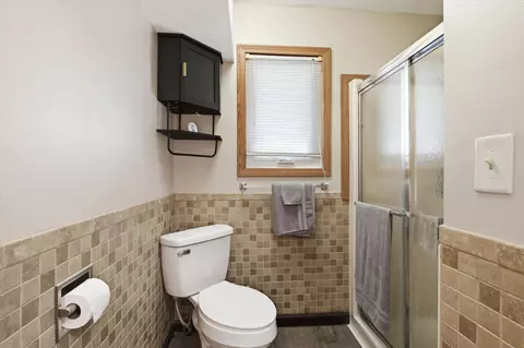 Bath - 2775 W Heritage Dr, Ozark, MO 65721 photo 2 of 6