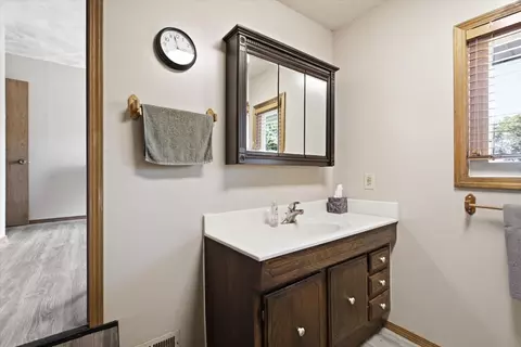 Bath - 2775 W Heritage Dr, Ozark, MO 65721 photo 3 of 6