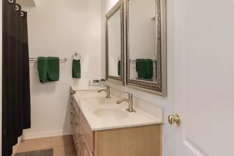 Bath - 4200 Oak Haven Dr, Nixa, MO 65714 photo 7 of 8